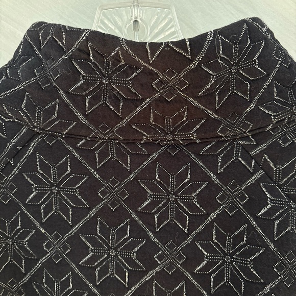 T by Talbots XL Black w/ Metallic Snowflakes Quilted Pullover Sweater NEW!!! - Picture 11 of 13